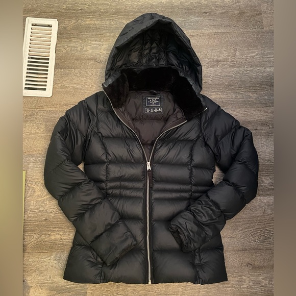 ❌SOLD❌ A&F Lightweight Down Filled Packable Puffer - Picture 1 of 4